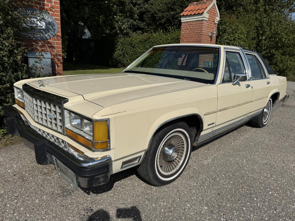 Ford LTD Crown Victoria Kr. 74500 1984