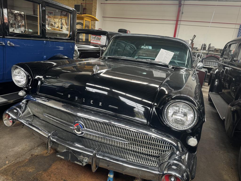 Buick Roadmaster 75 1957